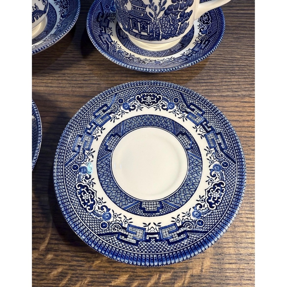 Vintage Churchill Blue Willow Teacup & Saucer Set - Made in England - Picture 7 of 11